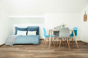 נפגשים בחצר - עליזה רון - 0542055172 - קמפינג בוטיק - יחידות אירוח