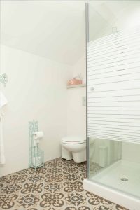 פגשים בחצר - עליזה רון - 0542055172 - קמפינג בוטיק - חממה יוצרת - יחידות ארוח